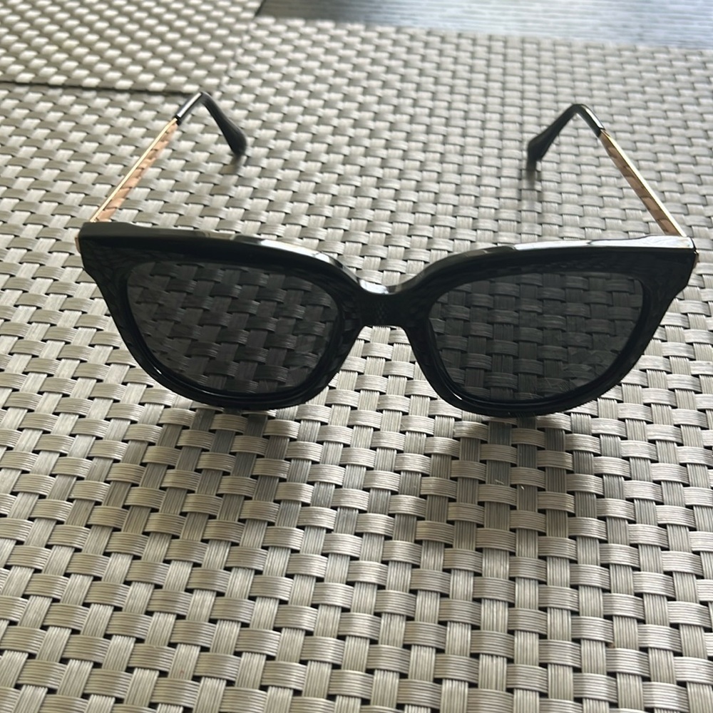 Black & Gold Sunglasses Large Frame Eyewear